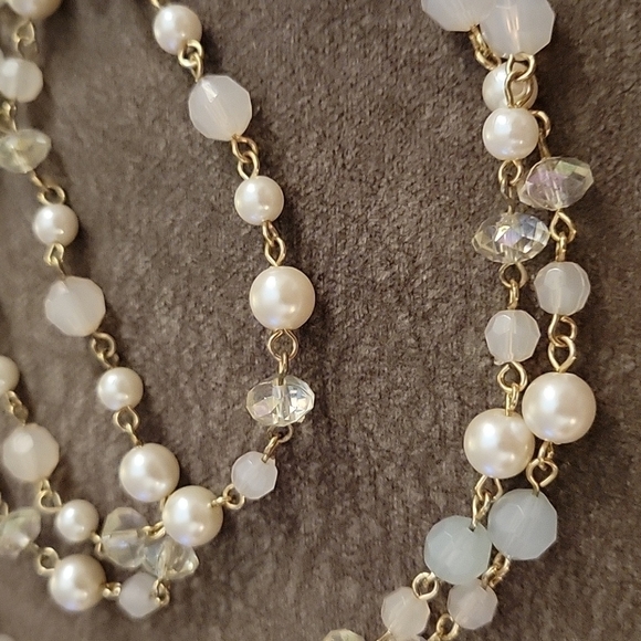 Faux Pearl Irridescent Opaque Pink Beaded Chain Necklace - Picture 5 of 8